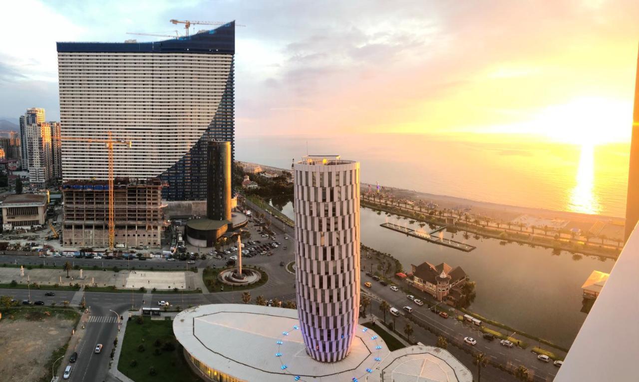 Black Sea VI Dari Apartments Batumi Exterior photo